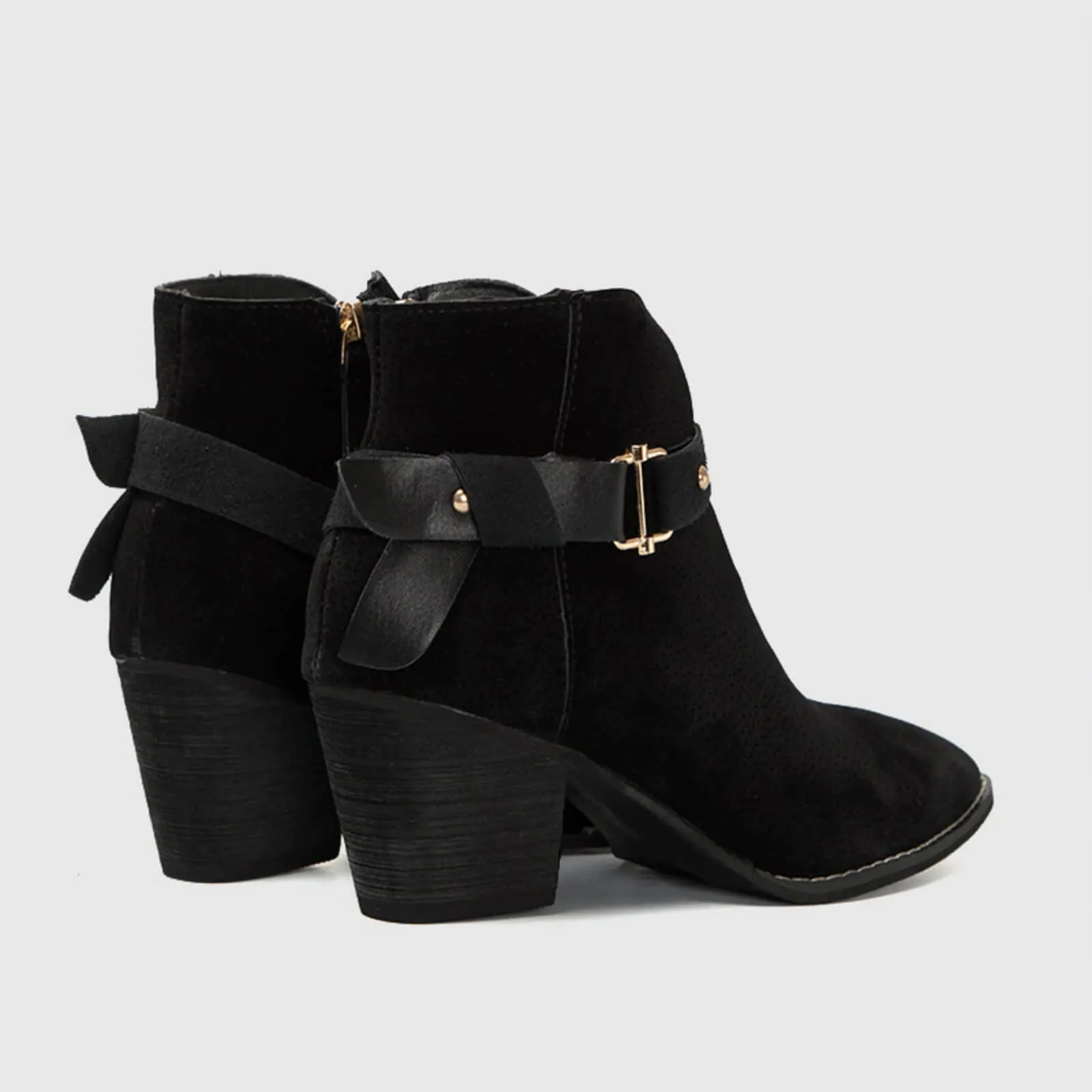 Cutout Pointed Chunky Heels Ankle Booties With Strap